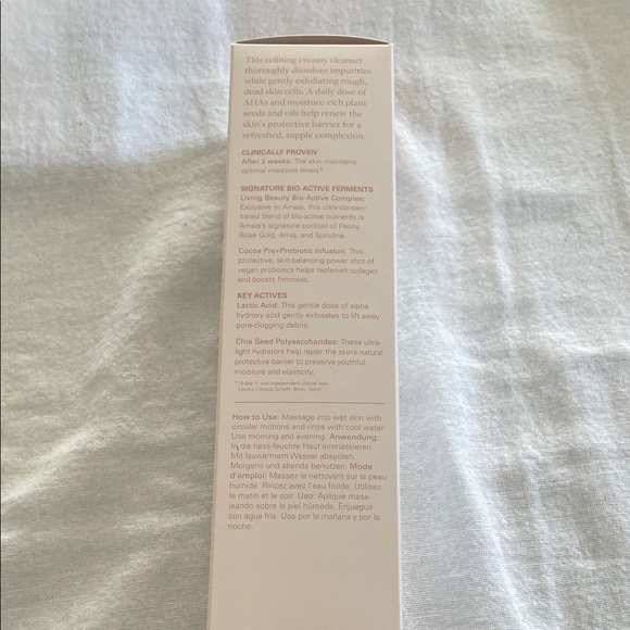 Creamy Moisture Cleanse - Cream - Picture 3 of 4